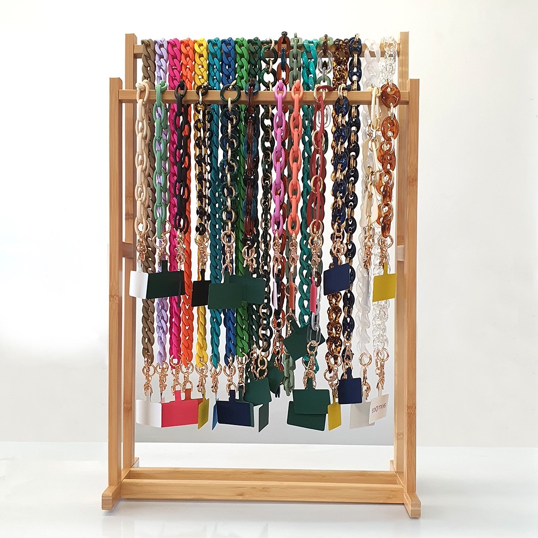 Presentoir en bois POP Chain avec 27 chaines 1.2M