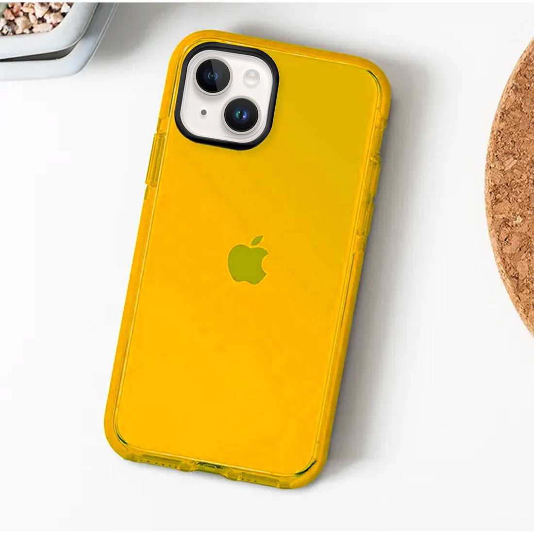 Coque tpu renforcée avec liseret noir pour iPhone 13 - orange transparent
